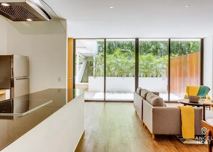 Incredible Oceanview Roof Lounge, Units 2 Blocks To Beach *