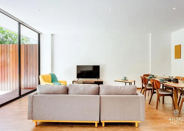 Incredible Oceanview Roof Lounge, Units 2 Blocks To Beach