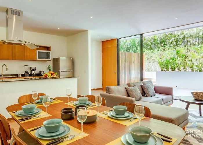 Incredible Oceanview Roof Lounge, Units 2 Blocks To Beach Playa del Carmen